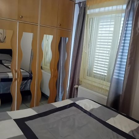 Apatmani Peternel Apartment Вир Екстериор снимка