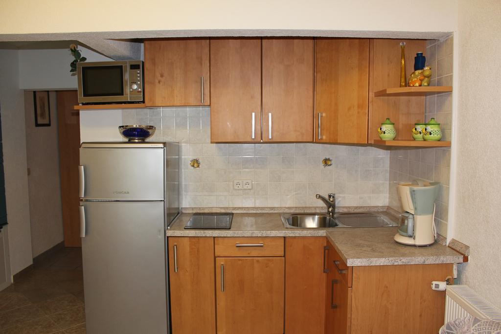 Apatmani Peternel Apartment Вир Екстериор снимка